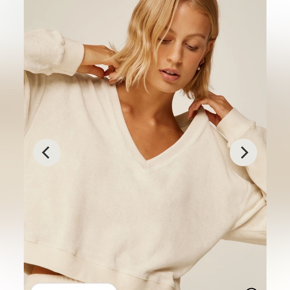 NEW Beyond Yoga Ivory Cream Terry V-Neck Cropped Sweatshirt‎ XL Pullover - Picture 2 of 7